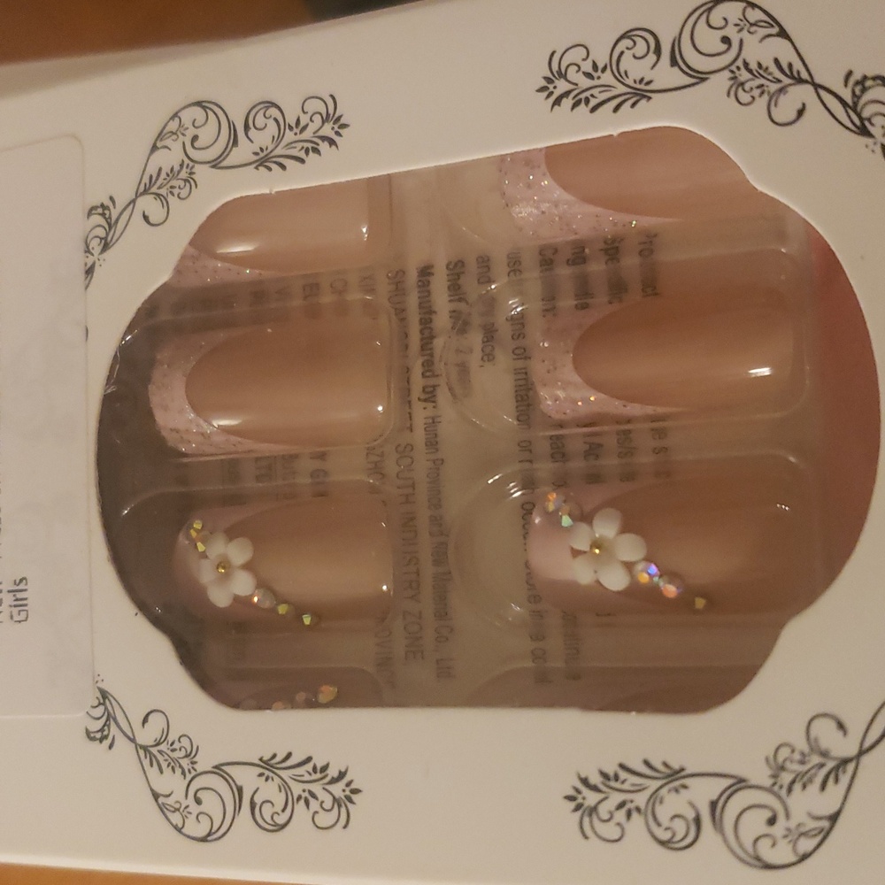 🛍3 FOR $20 DEAL! Almond French Tip Nails - White Flower Rhinestone Design - Picture 2 of 4
